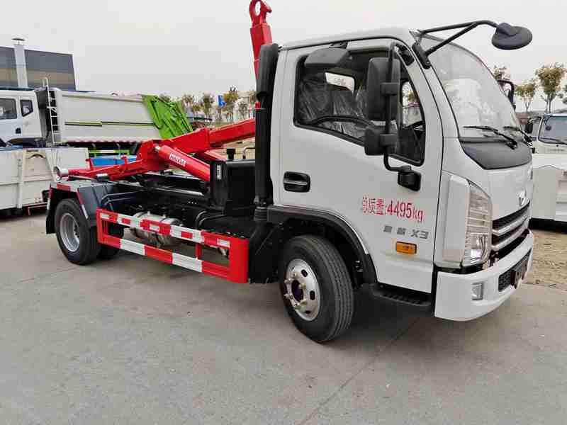 躍進勾臂垃圾車